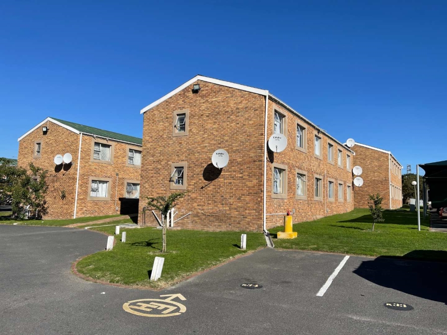To Let 2 Bedroom Property for Rent in Oakglen Western Cape